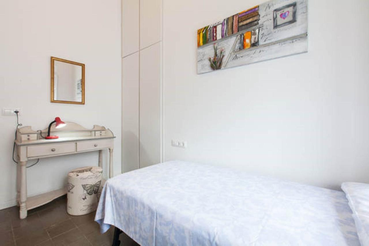 Apartamentos Rg Arenal Seville Phòng bức ảnh