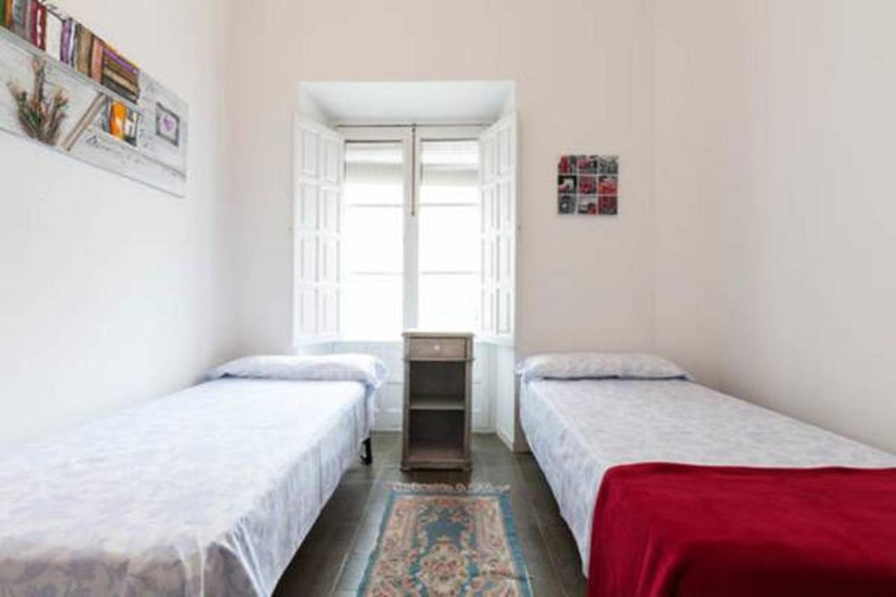 Apartamentos Rg Arenal Seville Phòng bức ảnh
