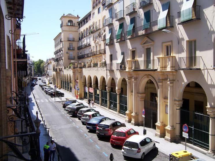 Apartamentos Rg Arenal Seville Phòng bức ảnh