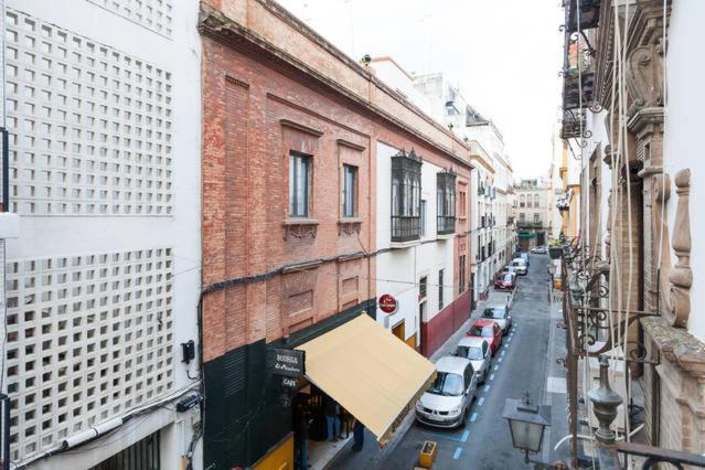Apartamentos Rg Arenal Seville Phòng bức ảnh