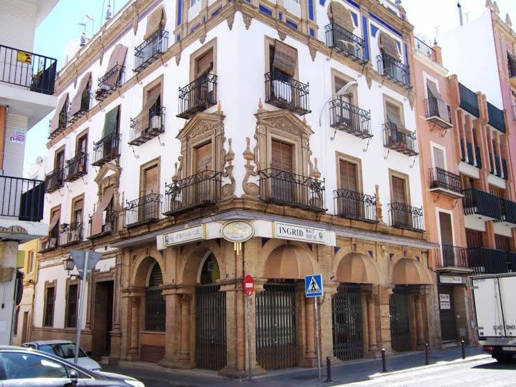 Apartamentos Rg Arenal Seville Phòng bức ảnh